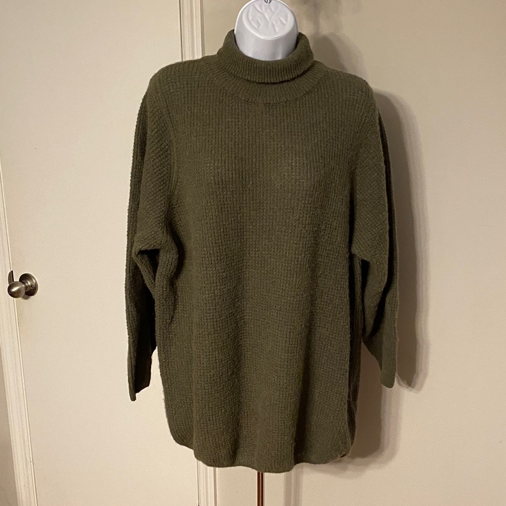 American Vintage Turtleneck - Picture 2 of 9